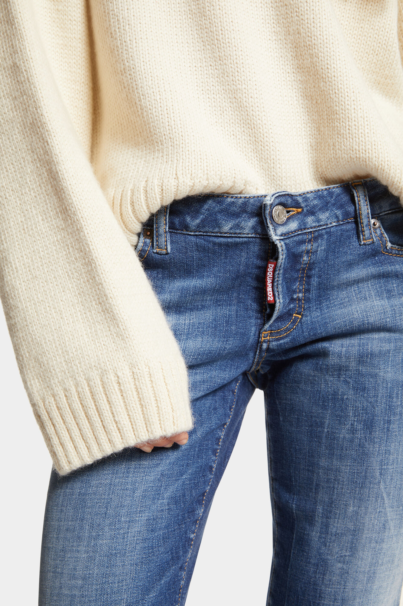 Medium Easy Wash Jennifer Jeans