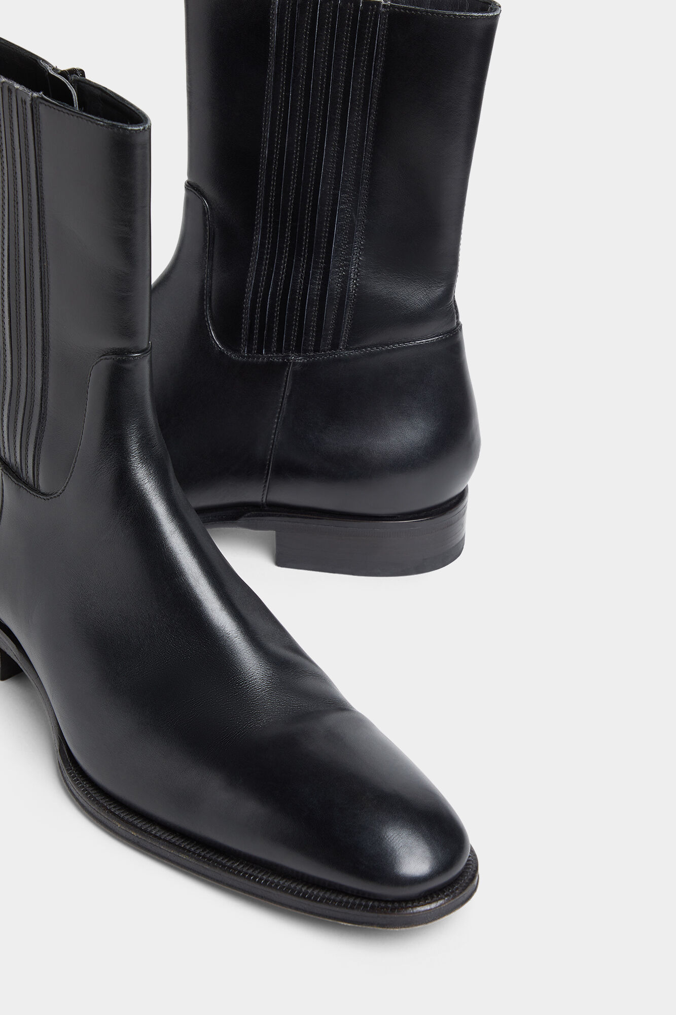 D2 Classic Flat Ankle Boot