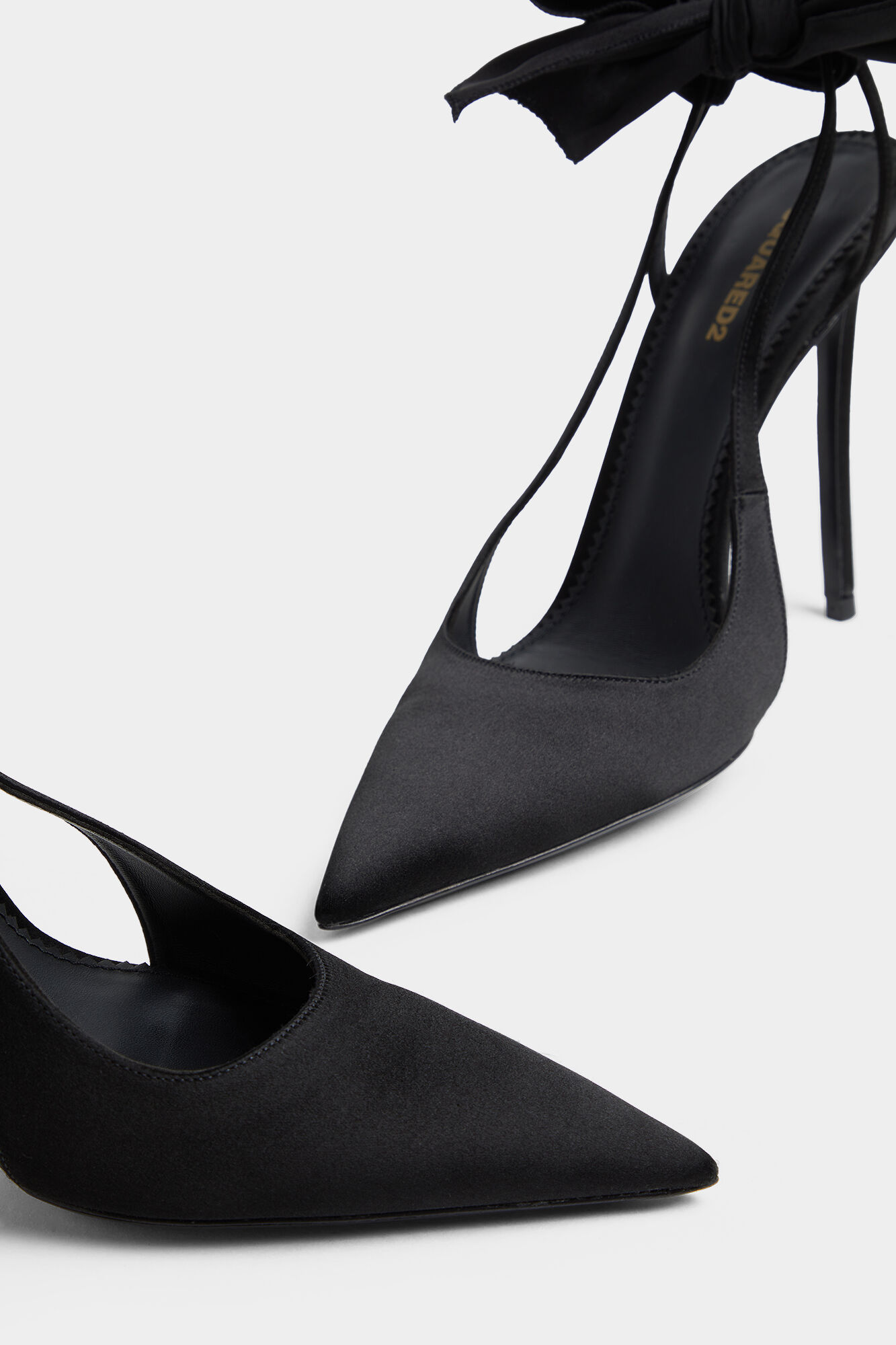 Take A Bow Pumps