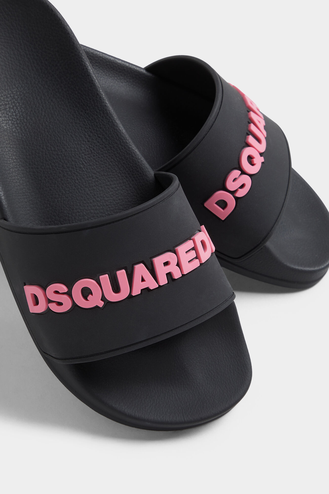 Dsquared2 Logo Slides