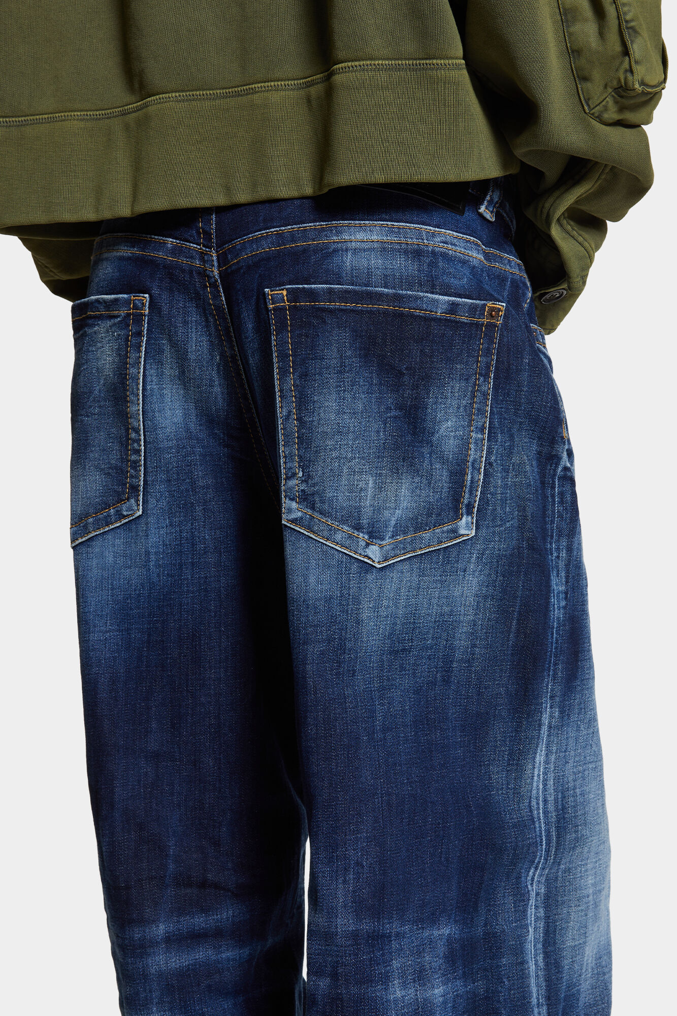 Medium Wash 9 To 5 Man Jeans