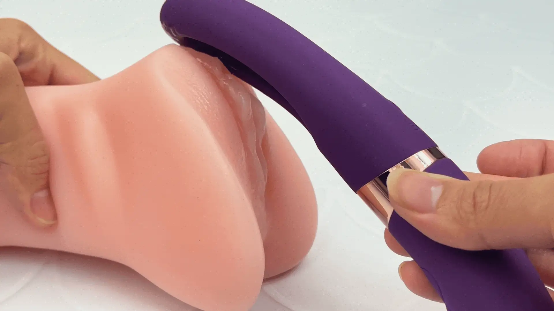 Tongue Tapper Fingering Dual-Ended G-Spot Vibrator - Two Sides for Doubled Pleasure!