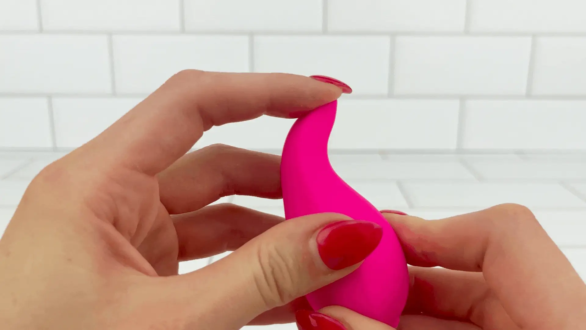 The Flutter Bullet - Flutters Against Clit with Powerful Vibes!