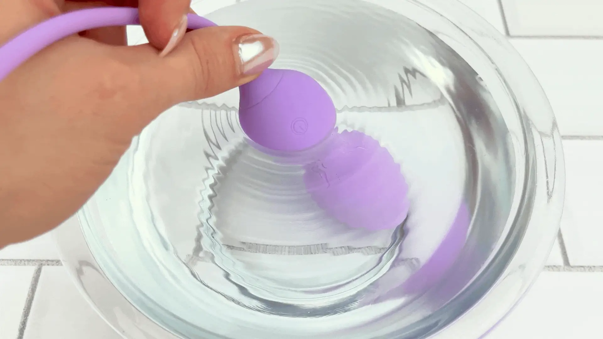 The Menina - Bouncing and Rolling Silicone Vibrating Kegel Exerciser with Remote