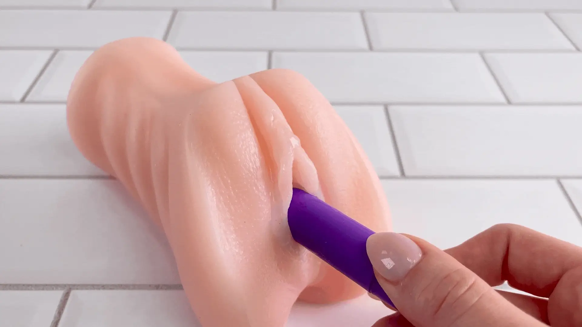 Cutey Vibe Plus - Discreet Travel-Sized Bullet Vibrator