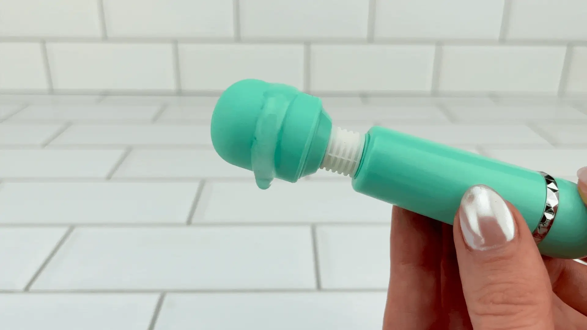 Rechargeable Handheld Mini Wand Massager