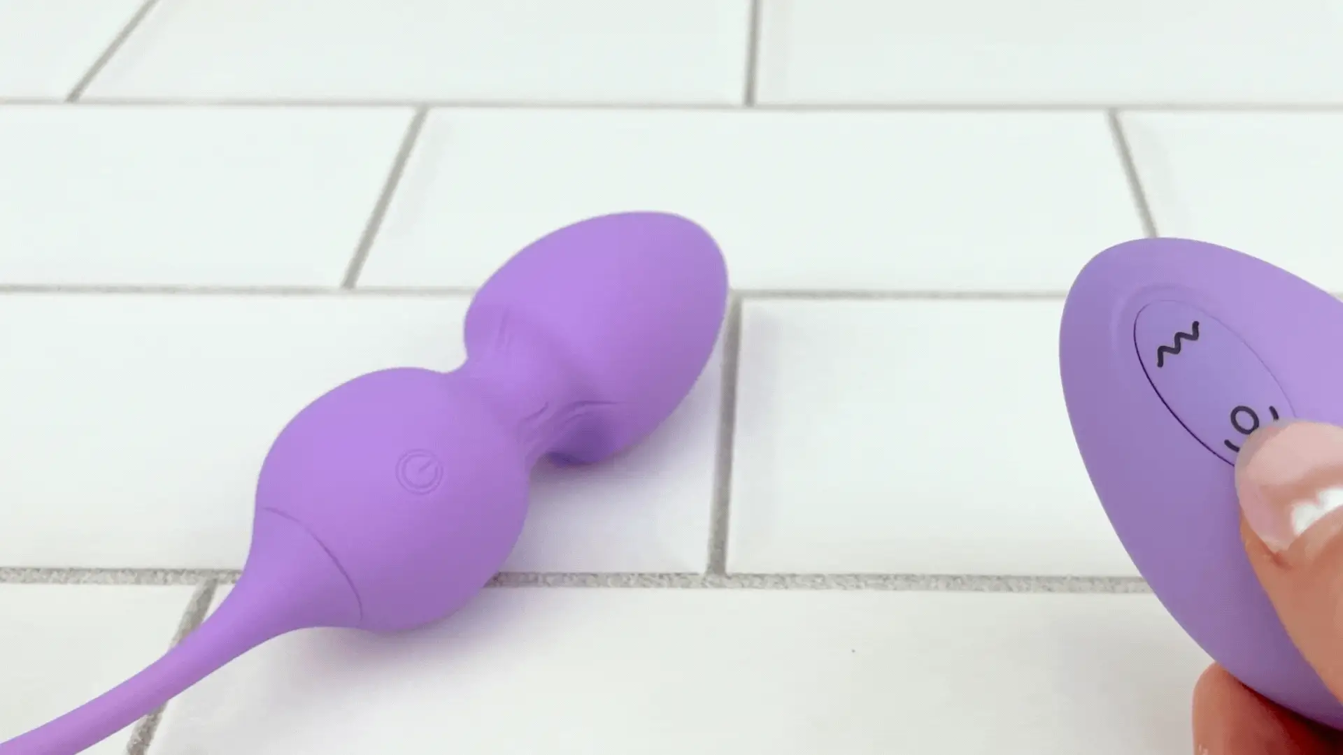 The Menina - Bouncing and Rolling Silicone Vibrating Kegel Exerciser with Remote
